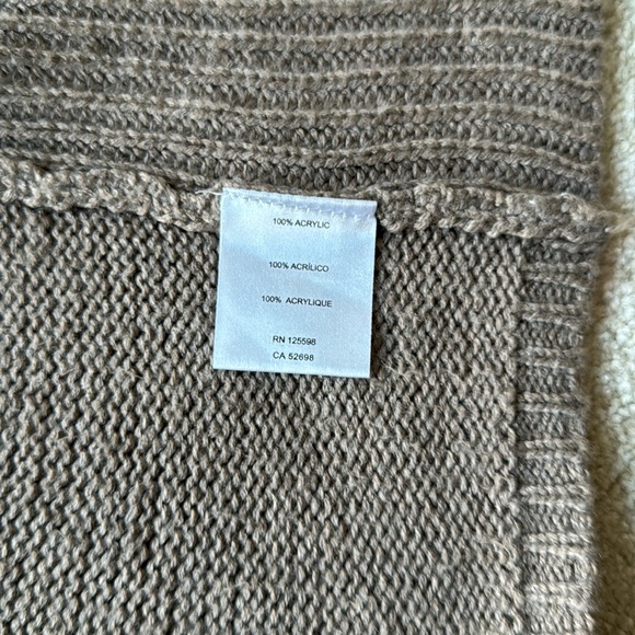 Ellen Tracy brown long sleeves front hooked by neck sweater - Picture 8 of 8